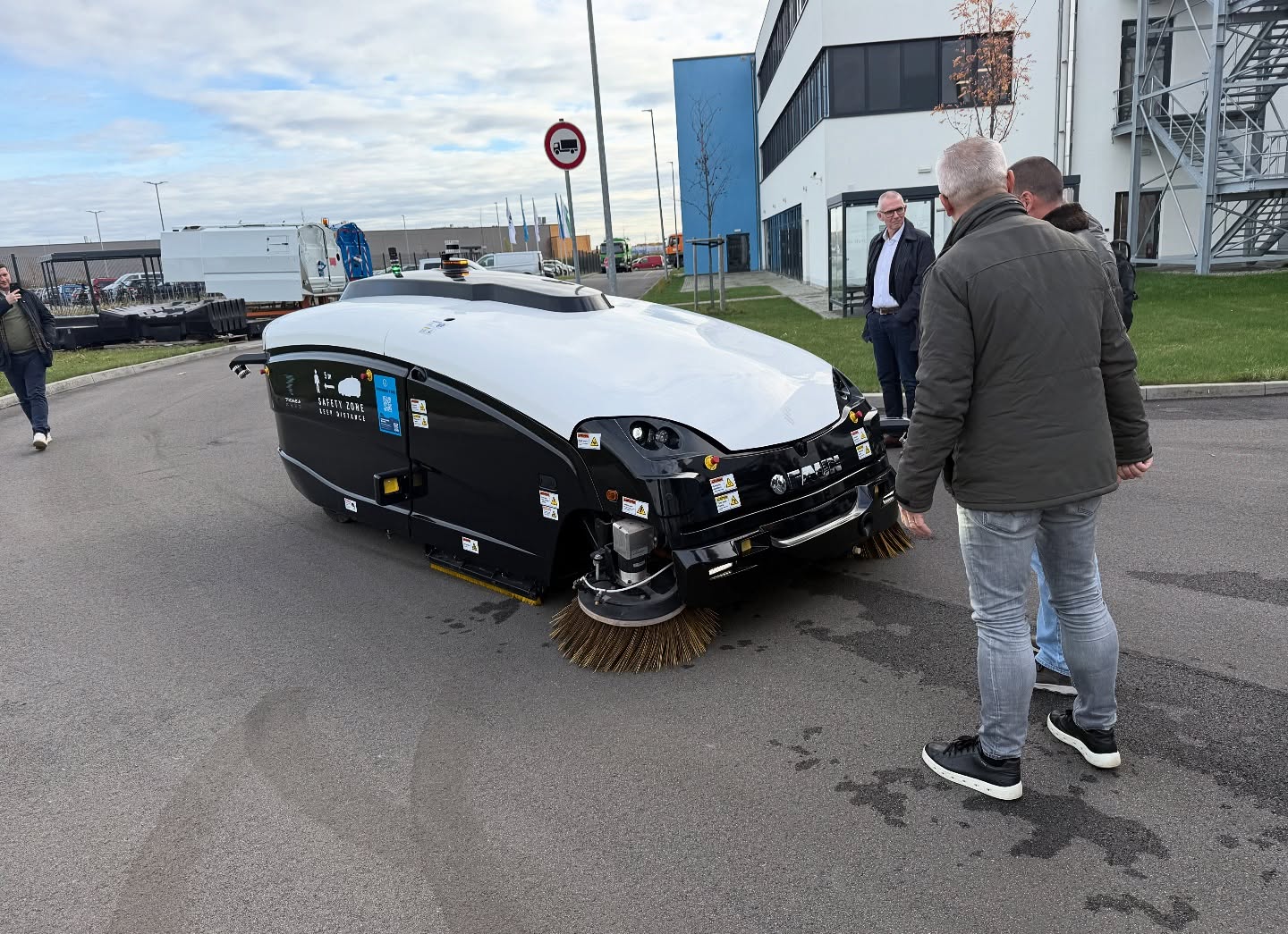 573496347_17985031349874856_315163712439393796_n